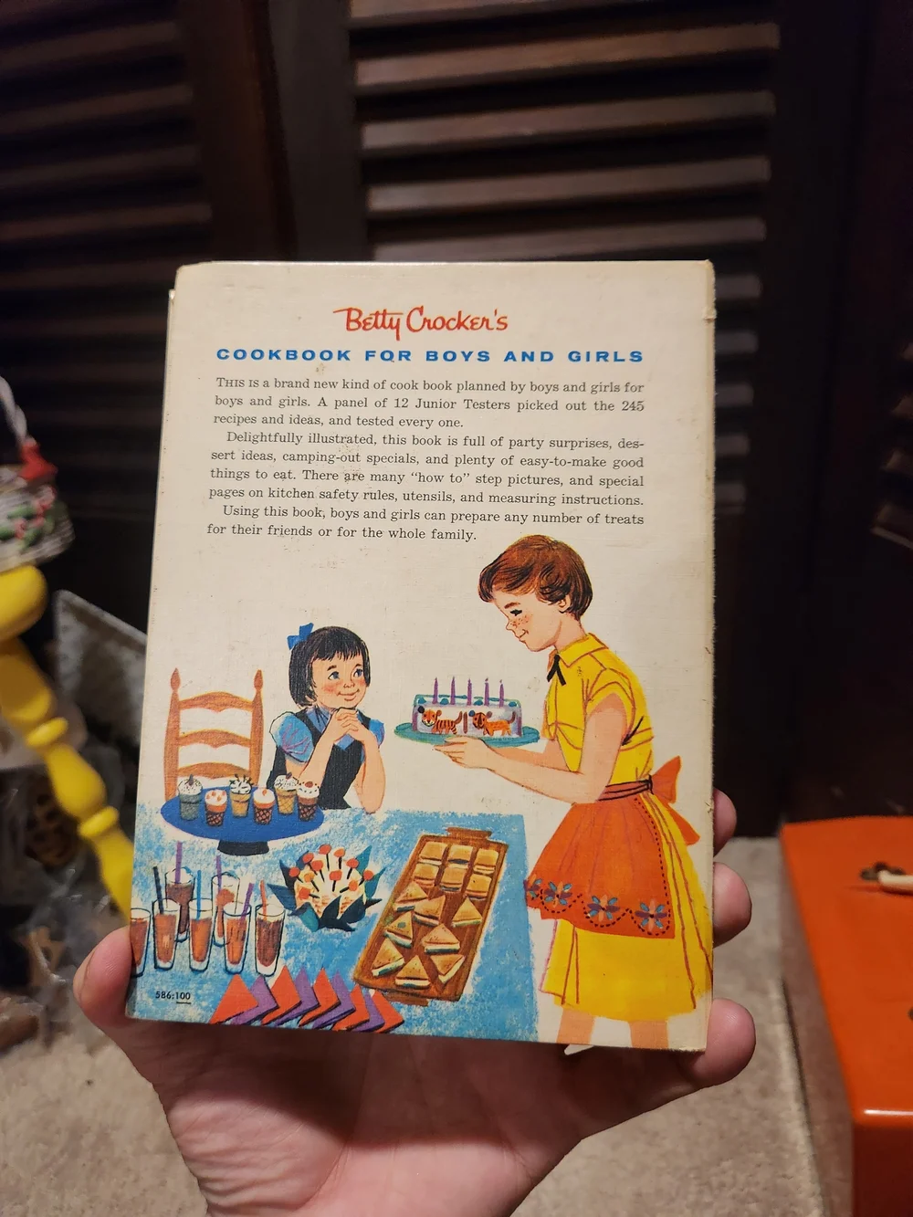 Vintage Betty Crocker Kids Cook Book for Boys and Girls - White/Blue/Red Cover